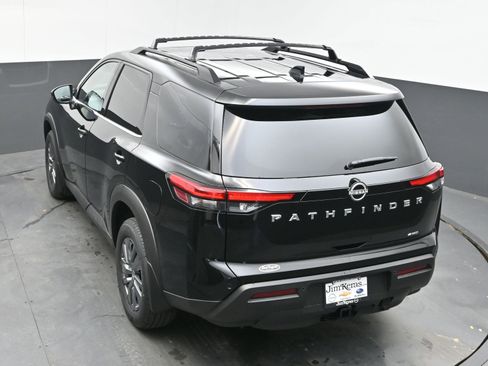 New 2025 Nissan Pathfinder SV w/ SV Premium Package image 37