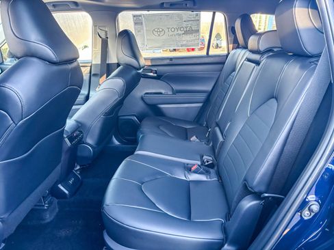 New 2026 Toyota Highlander XLE image 21