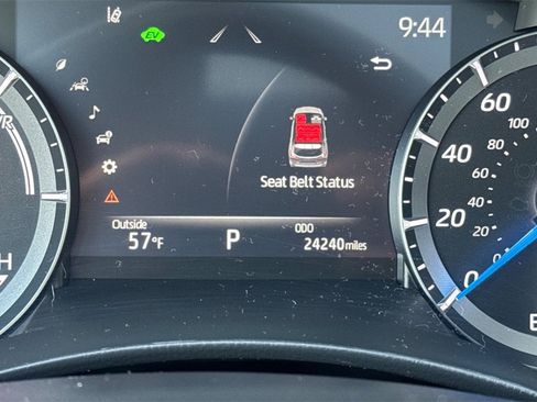 Certified 2021 Toyota Highlander XLE image 25