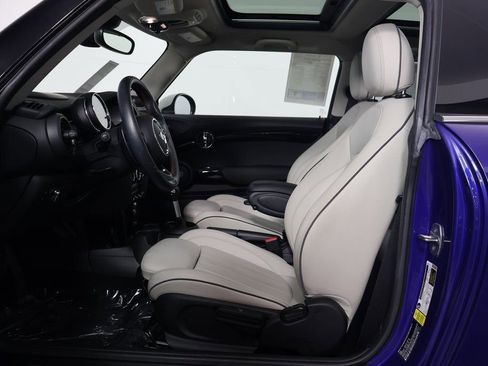 Used 2019 MINI Cooper S w/ Driver Assistance Package image 10