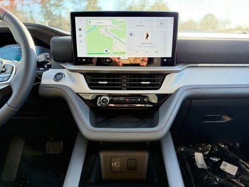 New 2026 Ford Explorer Active w/ Active Comfort Package image 21