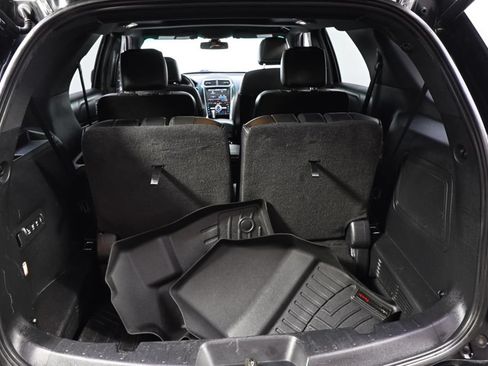 Used 2016 Ford Explorer Platinum AWD/4WD image 18