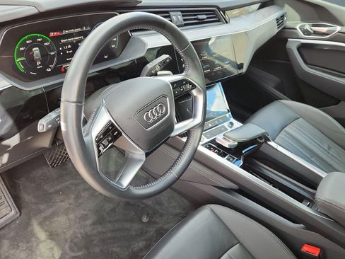 Used 2021 Audi e-tron Premium w/ Convenience Plus Package image 5
