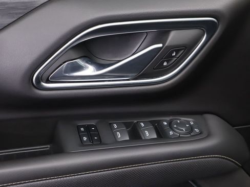 Used 2021 GMC Yukon SLT w/ SLT Premium Package image 24