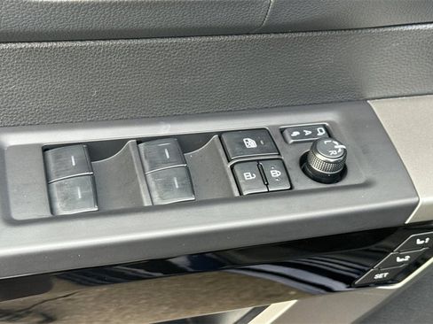 Used 2025 Toyota Tundra Limited image 15