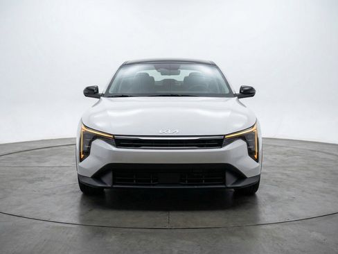 Used 2025 Kia K4 LXS image 2