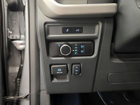 Used 2024 Ford Expedition XLT RWD image 39