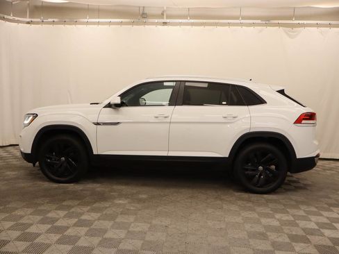 Used 2023 Volkswagen Atlas Cross Sport SE w/ Black Wheel Package AWD/4WD image 2