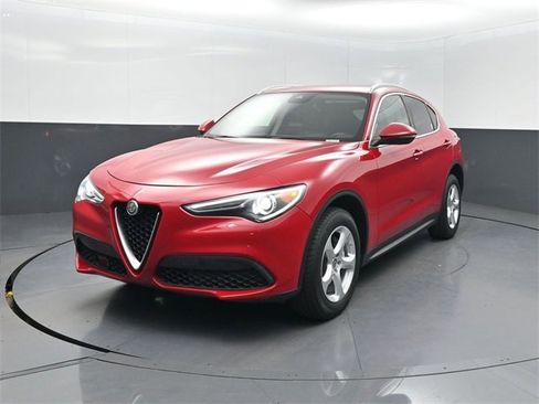 Used 2020 Alfa Romeo Stelvio image 1