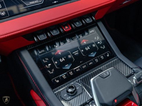Used 2026 Lamborghini Urus SE AWD/4WD image 12