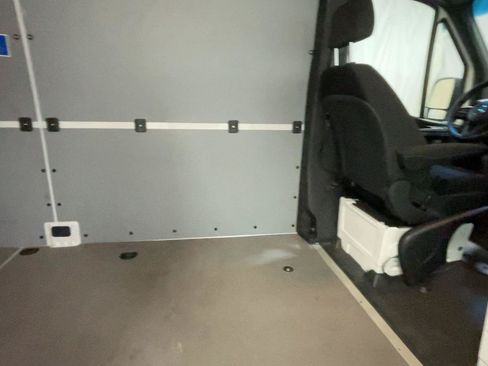 Used 2022 Mercedes-Benz Sprinter 2500 image 25