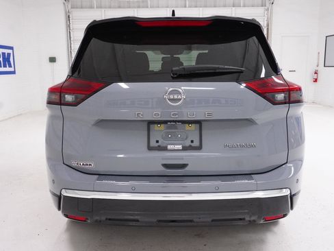 Used 2024 Nissan Rogue Platinum w/ Platinum Premium Package image 6