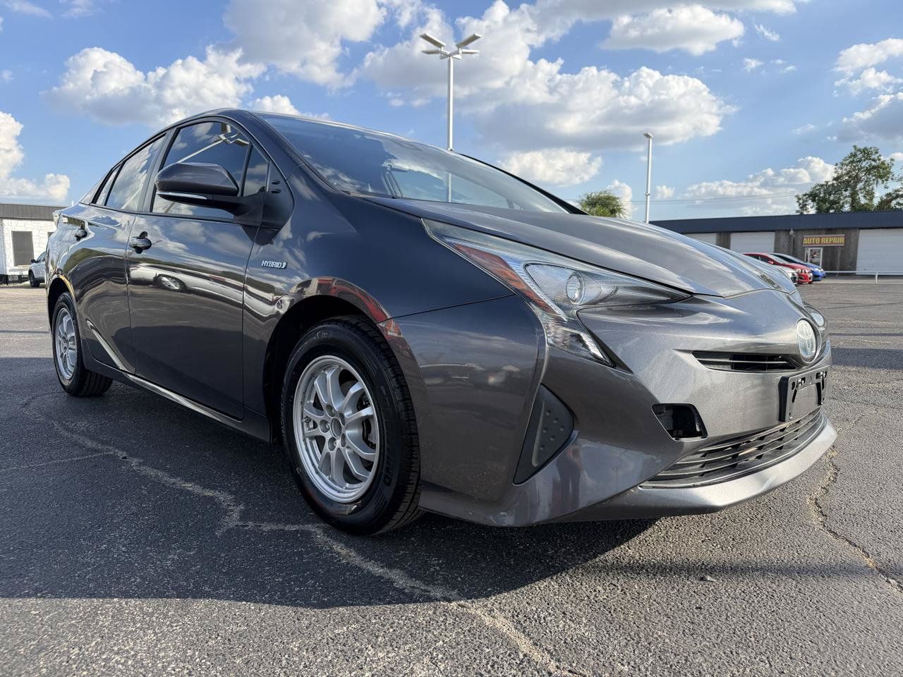 Used 2017 Toyota Prius Two FWD image 3