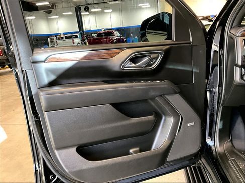 Used 2023 Chevrolet Tahoe High Country image 9