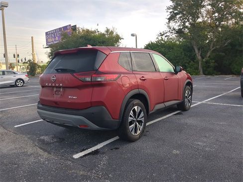 Used 2023 Nissan Rogue SV image 5