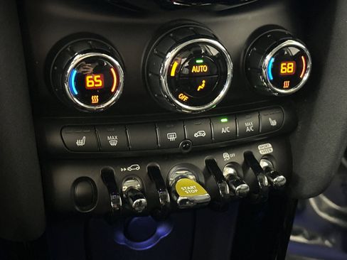 Used 2023 MINI Cooper SE image 19