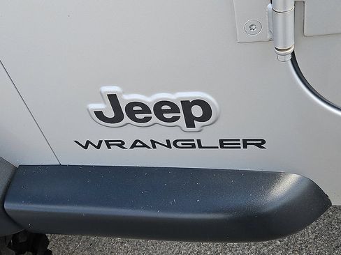 Used 2005 Jeep Wrangler X w/ Tire & Wheel Group (Ecco) AWD/4WD image 15