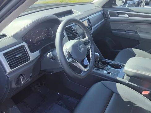 Used 2023 Volkswagen Atlas SE image 17
