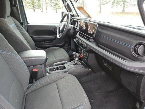 Used 2025 Jeep Wrangler Unlimited Rubicon 4xe w/ Convenience Group image 11