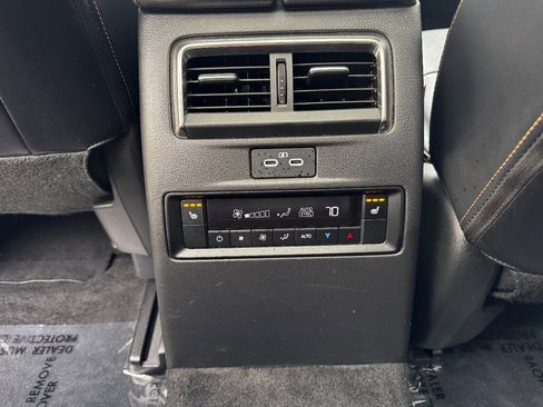 Used 2025 MAZDA CX-70 Plug-In Hybrid w/ Premium Plus AWD/4WD image 31