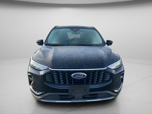 Used 2024 Ford Escape Platinum image 17