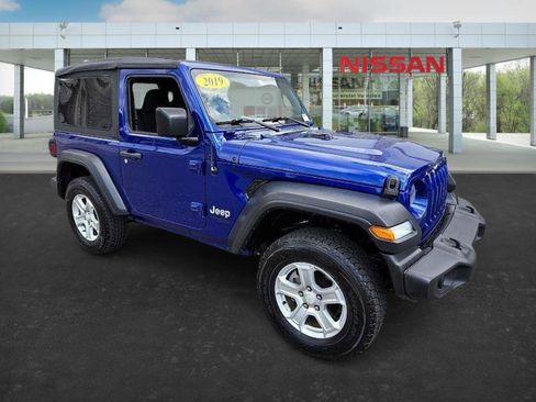 Used 2019 Jeep Wrangler Sport image 3