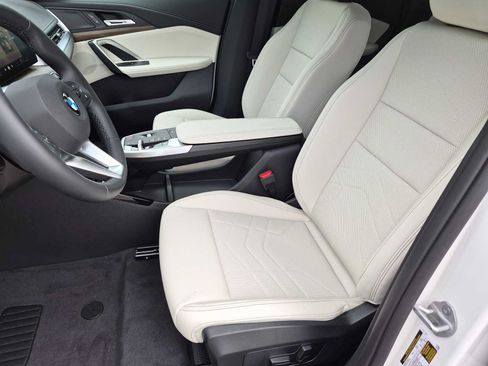 New 2027 BMW X1 xDrive28i AWD/4WD image 16