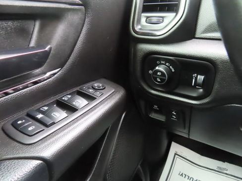 Used 2024 RAM 1500 Big Horn AWD/4WD image 31