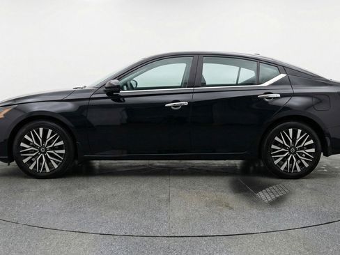 Used 2025 Nissan Altima 2.5 SV image 5