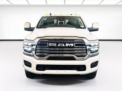 Used 2025 RAM 3500 Laramie AWD/4WD image 2