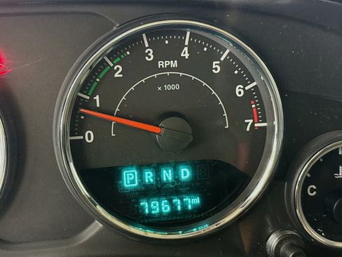 Used 2017 Jeep Wrangler Unlimited Sahara w/ Max Tow Package image 11