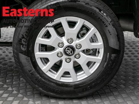 Used 2026 Toyota Tacoma SR5 AWD/4WD image 8