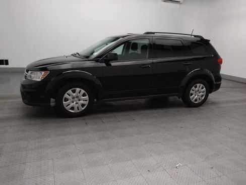 Used 2019 Dodge Journey SE FWD image 2