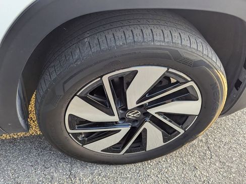 Used 2024 Volkswagen Atlas SE w/ Panoramic Sunroof Package image 19