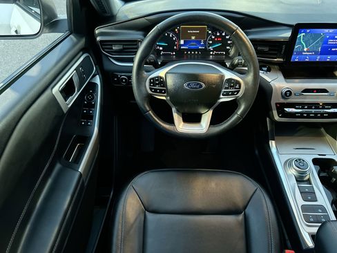 Used 2023 Ford Explorer XLT w/ Equipment Group 202A image 17