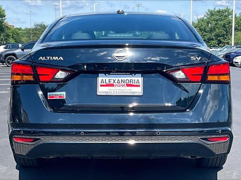 Used 2024 Nissan Altima 2.5 SV FWD image 4