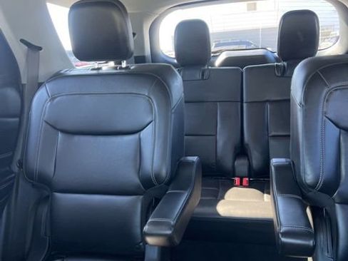 Used 2022 Ford Explorer XLT w/ Equipment Group 202A image 15