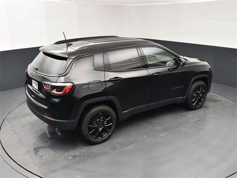 New 2026 Jeep Compass Latitude image 18