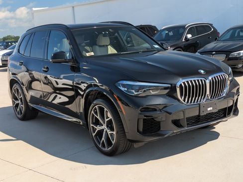 Used 2022 BMW X5 xDrive40i w/ M Sport Package AWD/4WD image 3