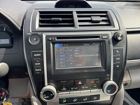 Used 2013 Toyota Camry LE FWD image 36
