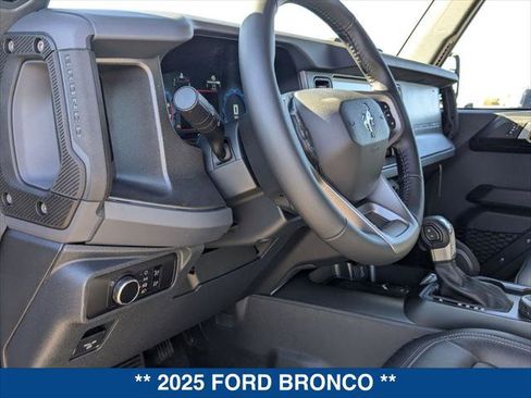 New 2025 Ford Bronco Badlands image 10