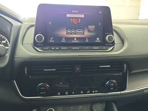 Certified 2023 Nissan Rogue SV image 19