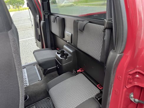 Used 2010 GMC Canyon SLE AWD/4WD image 23