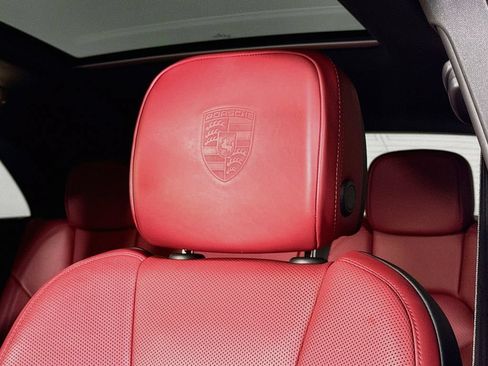 Certified 2024 Porsche Macan AWD/4WD image 22