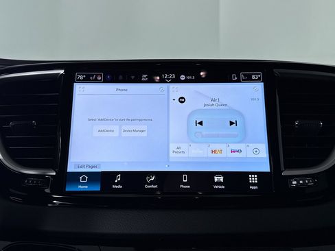 New 2026 Chrysler Voyager LX image 17