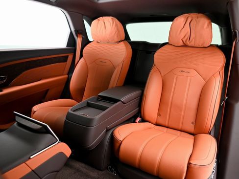 Certified 2025 Bentley Bentayga Extended Wheelbase image 15