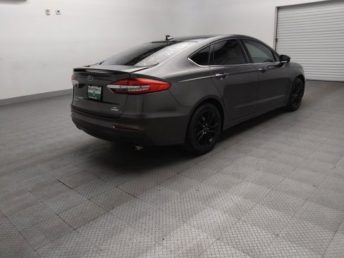 Used 2019 Ford Fusion SE w/ Equipment Group 151A FWD image 9