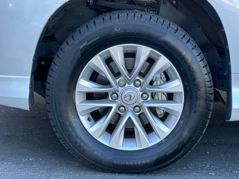 Used 2022 Lexus GX 460 Luxury w/ Off Road Package AWD/4WD image 12