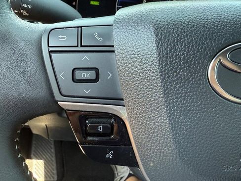 Certified 2025 Toyota Camry SE image 19