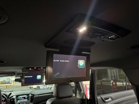 Used 2019 Chevrolet Suburban LT AWD/4WD image 38